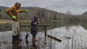 Homeschooled children trade blackboards for trees - YouTube.mp4
